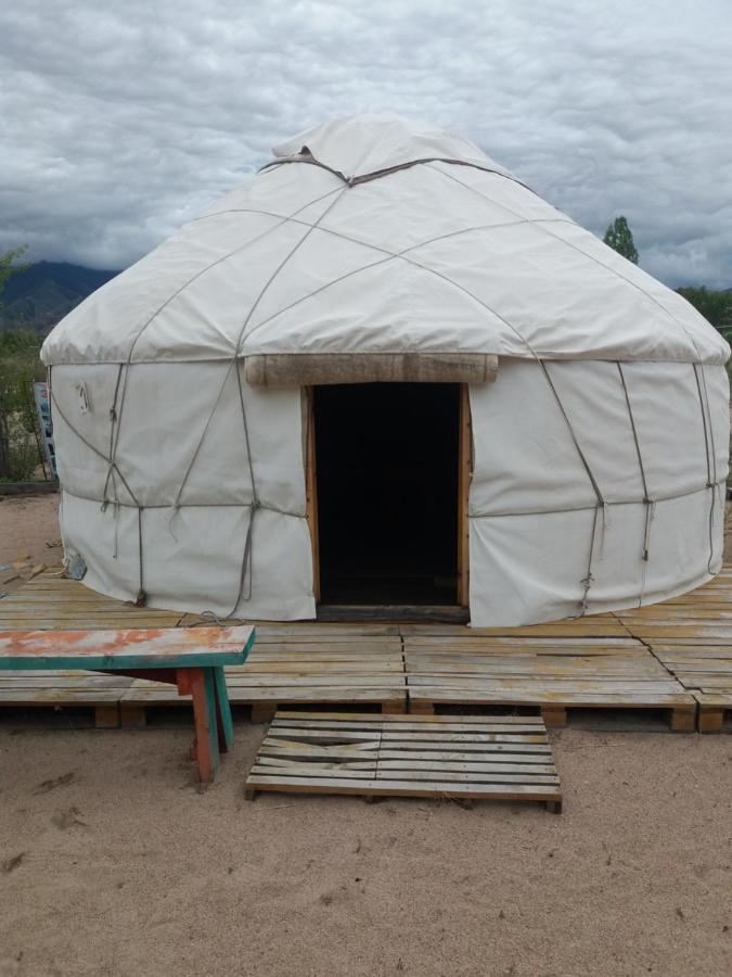 מלון Yurt Camp Tosor מראה חיצוני תמונה