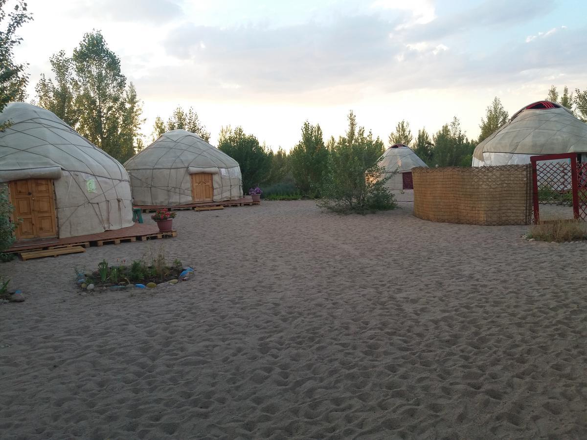 מלון Yurt Camp Tosor מראה חיצוני תמונה