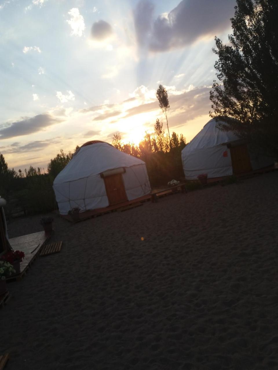 מלון Yurt Camp Tosor מראה חיצוני תמונה